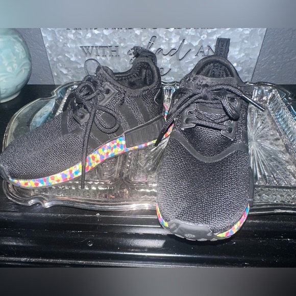 Kids Black Sneakers with Colorful Sole adidas size 8.5 - Picture 4 of 8